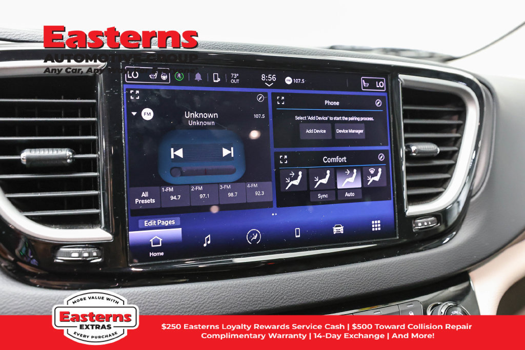 Used 2023 Chrysler Pacifica Touring-L FWD image 20