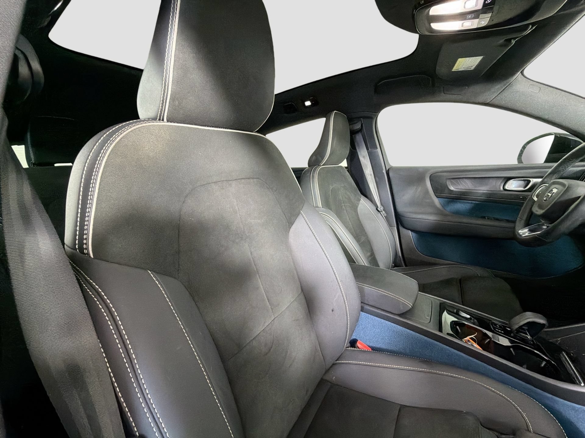 Certified 2023 Volvo C40 P8 Recharge Plus AWD/4WD image 28