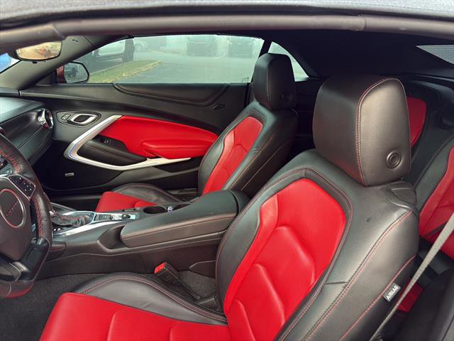 Used 2021 Chevrolet Camaro LT w/ RS Package image 14