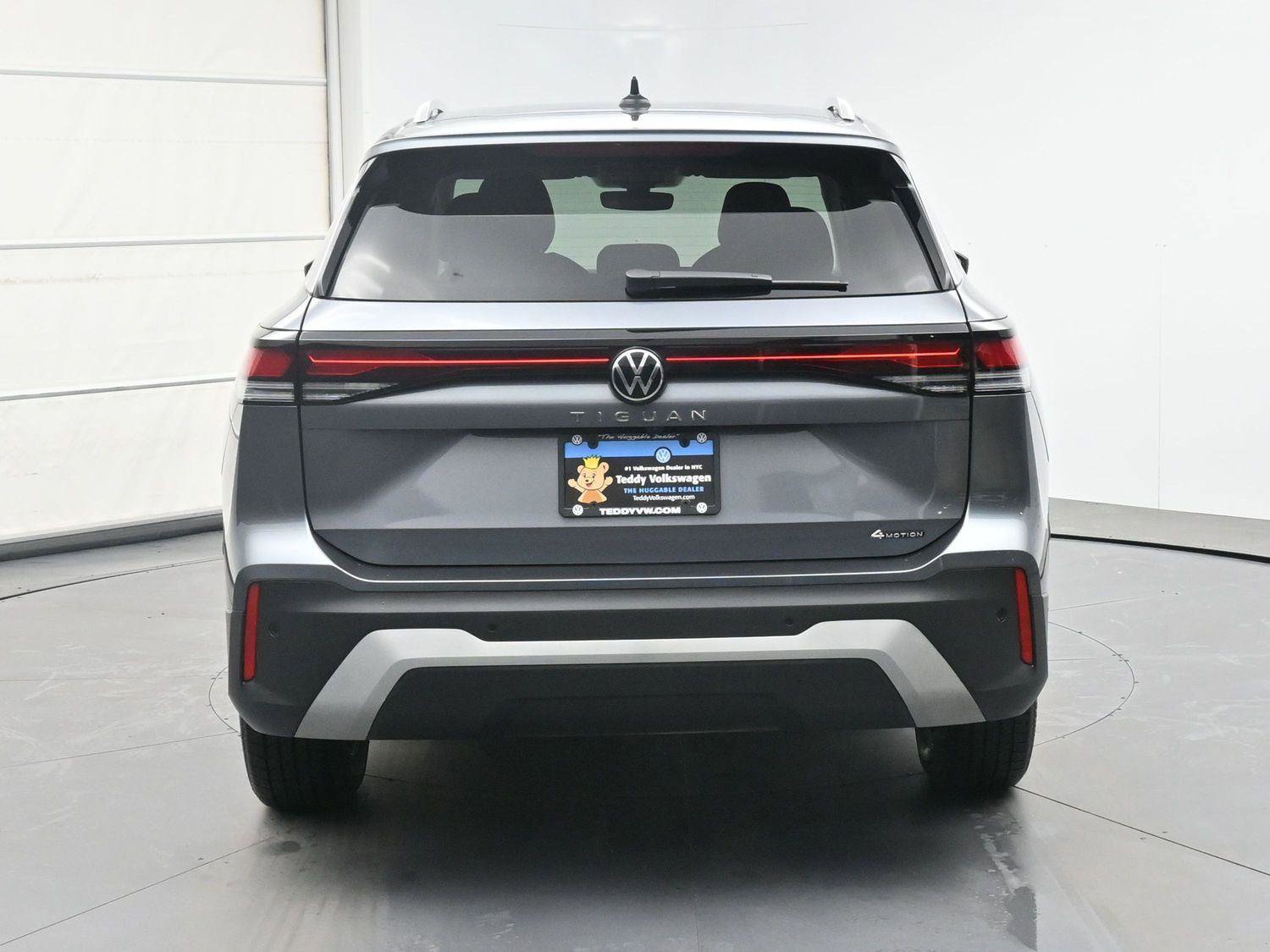 Certified 2025 Volkswagen Tiguan S image 21