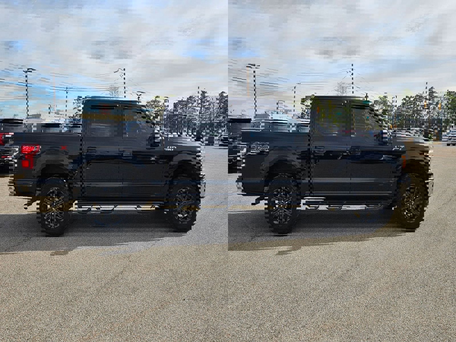 Used 2020 Ford F150 XLT image 36