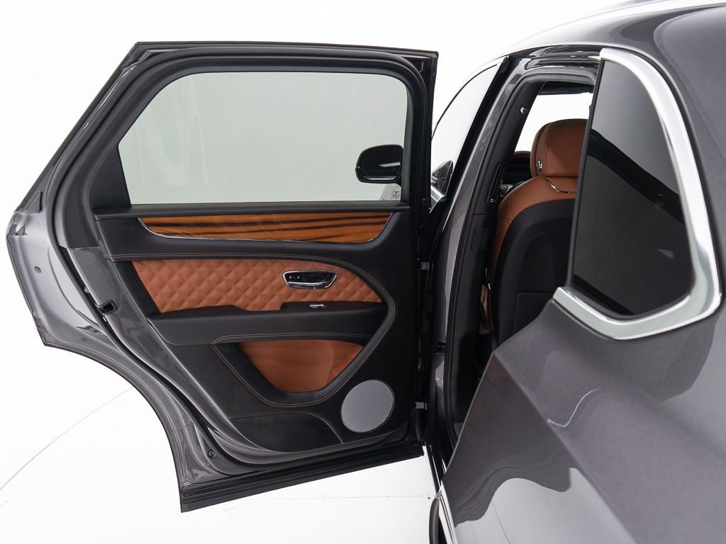 Certified 2022 Bentley Bentayga AWD/4WD image 21