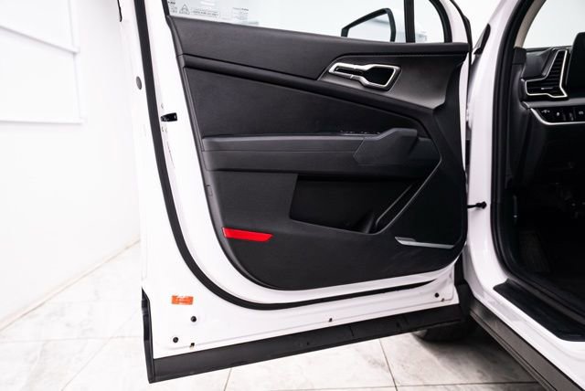 Used 2025 Kia Sportage LX image 23