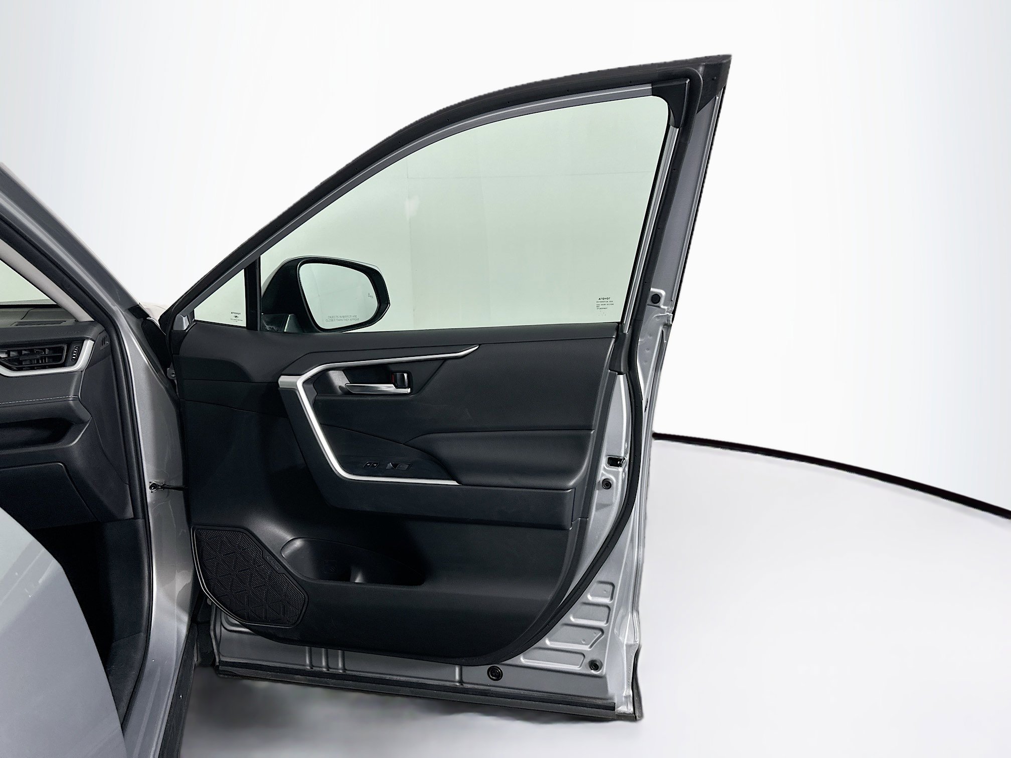 Used 2024 Toyota RAV4 XLE image 32