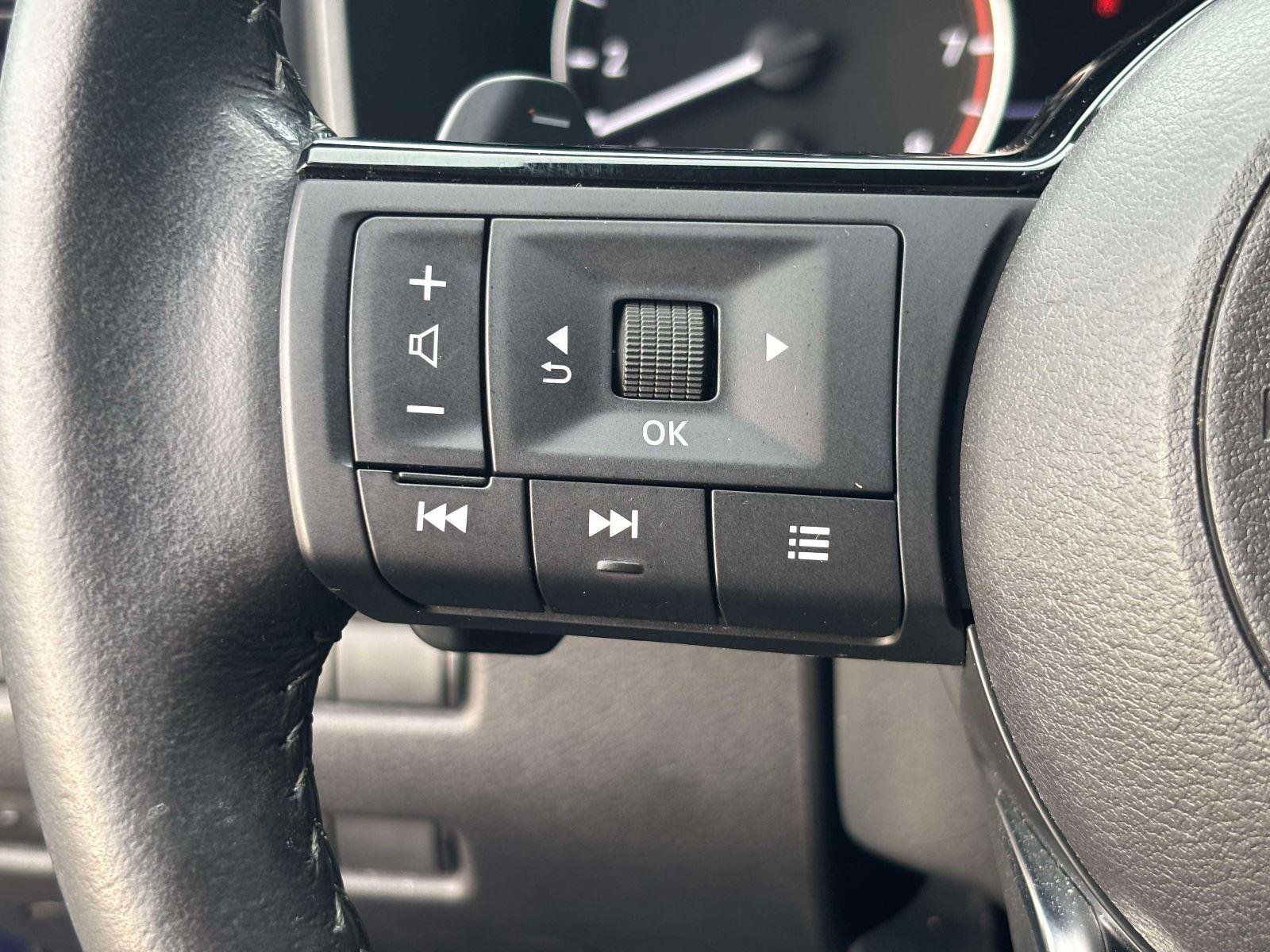 Used 2023 Nissan Rogue SL image 22