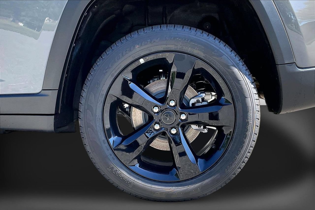 New 2027 Jeep Grand Cherokee Limited w/ Limited Altitude Package RWD image 33