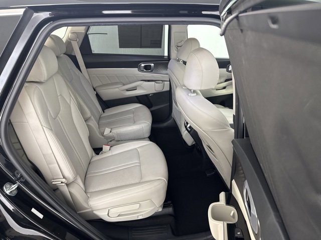 Used 2023 Kia Sorento SX Prestige image 11