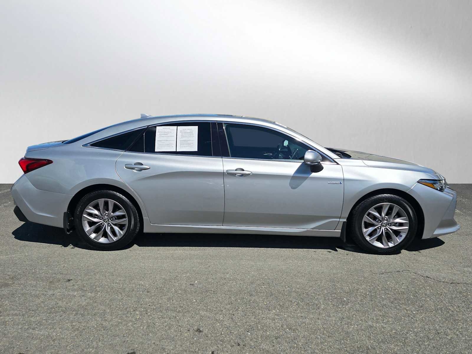 Used 2021 Toyota Avalon XLE w/ Carpet Mat Package (TMS) image 2