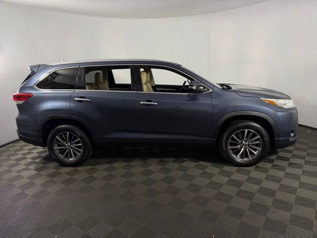 Used 2019 Toyota Highlander XLE image 10