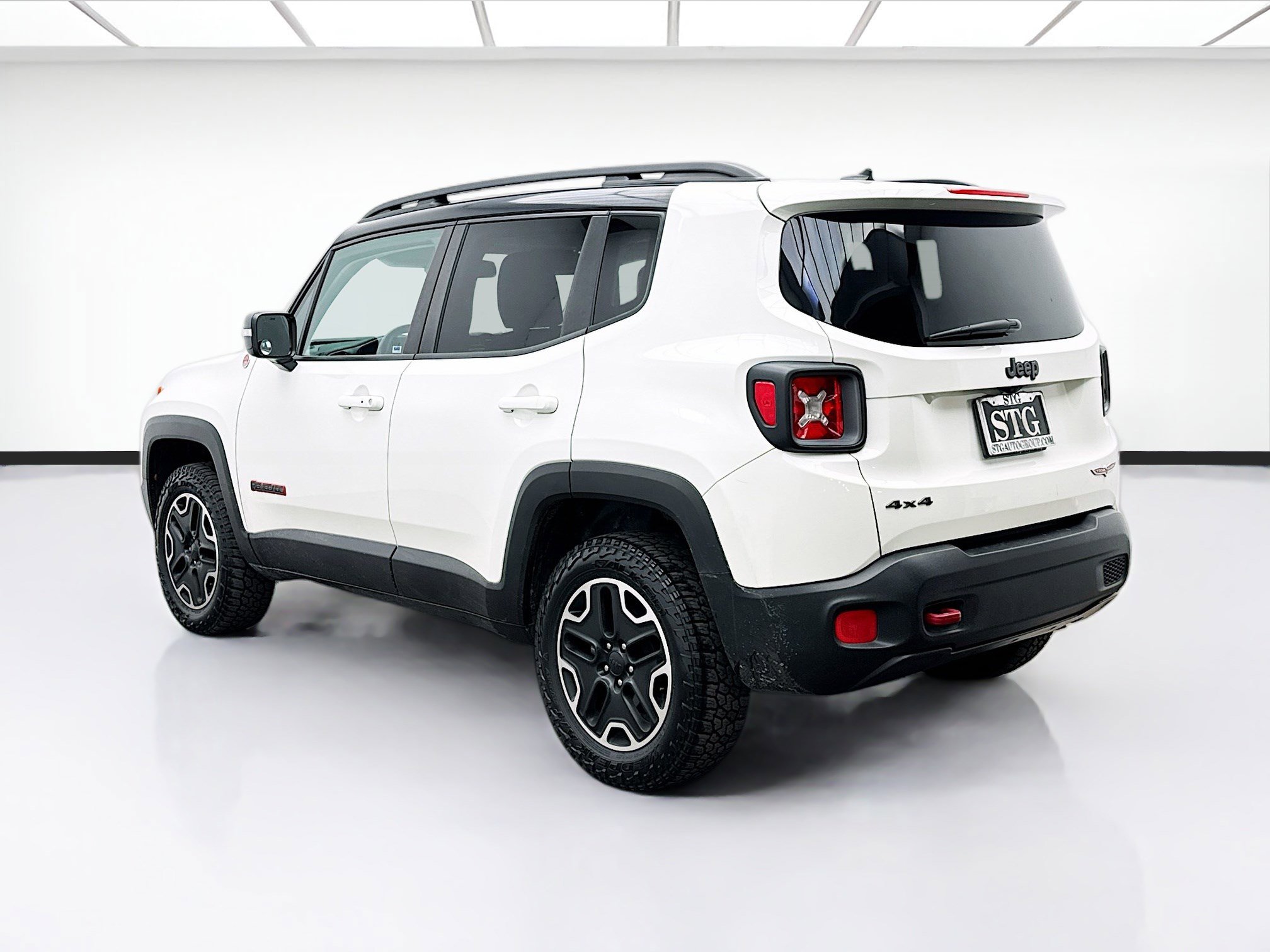 Used 2017 Jeep Renegade Trailhawk image 6