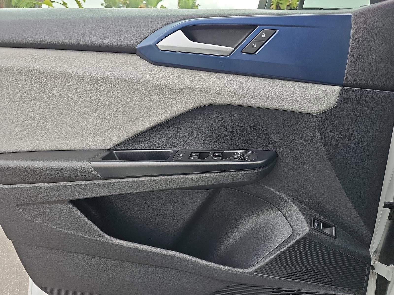 Used 2022 Volkswagen Taos SE FWD image 25