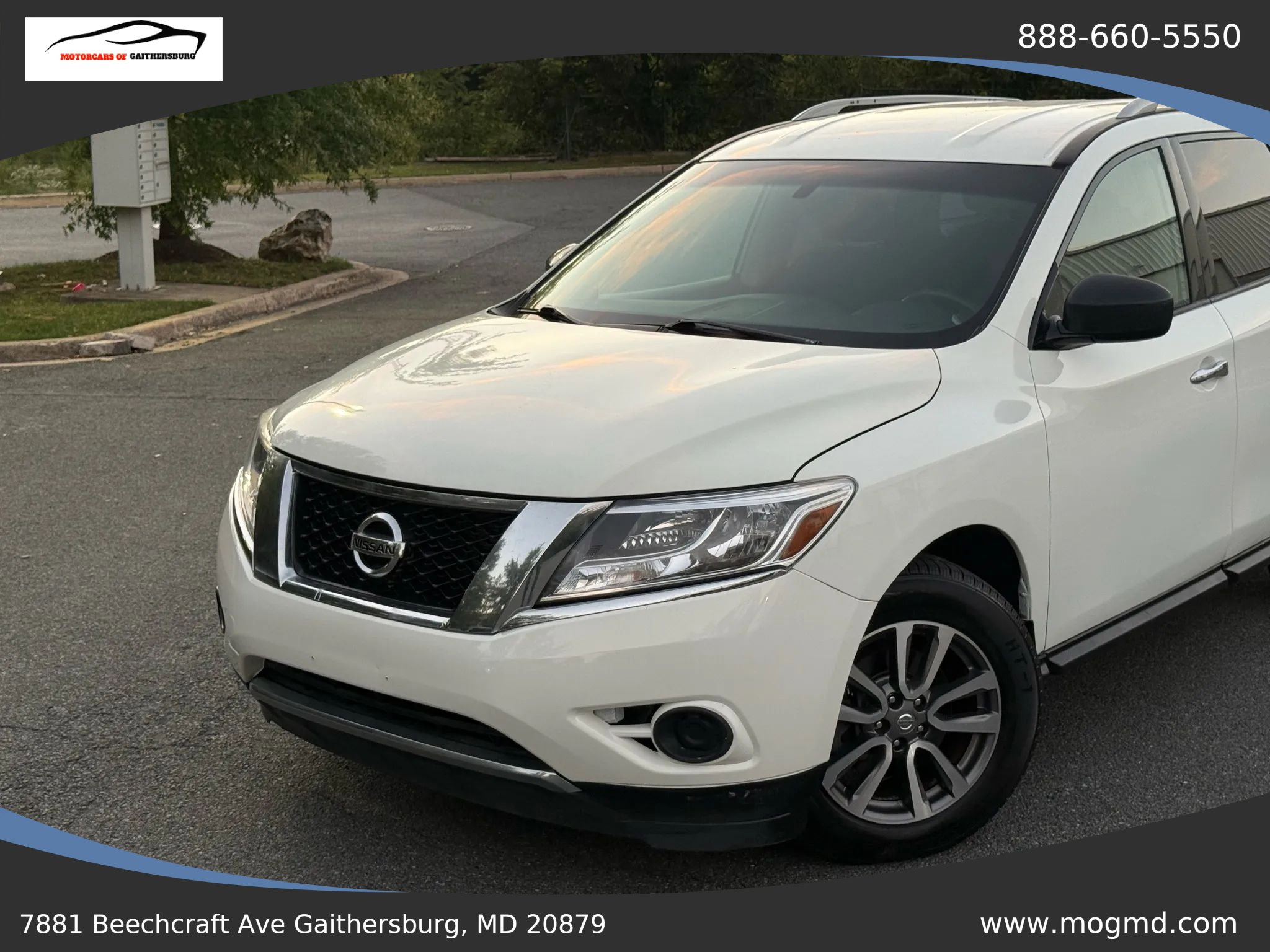 Used 2016 Nissan Pathfinder S image 2
