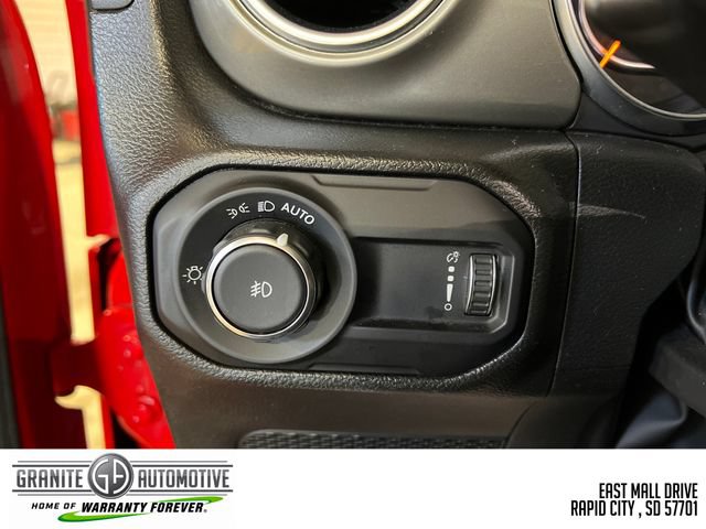 Used 2023 Jeep Wrangler Unlimited Sahara AWD/4WD image 30