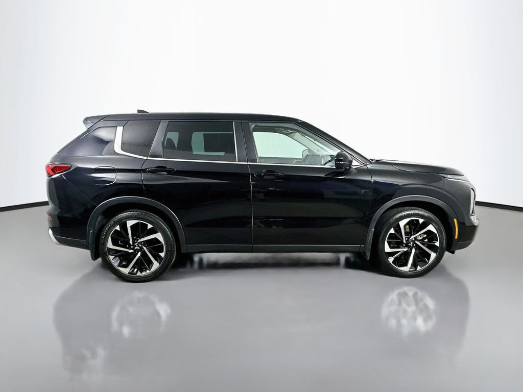 Used 2023 Mitsubishi Outlander SE AWD/4WD image 7