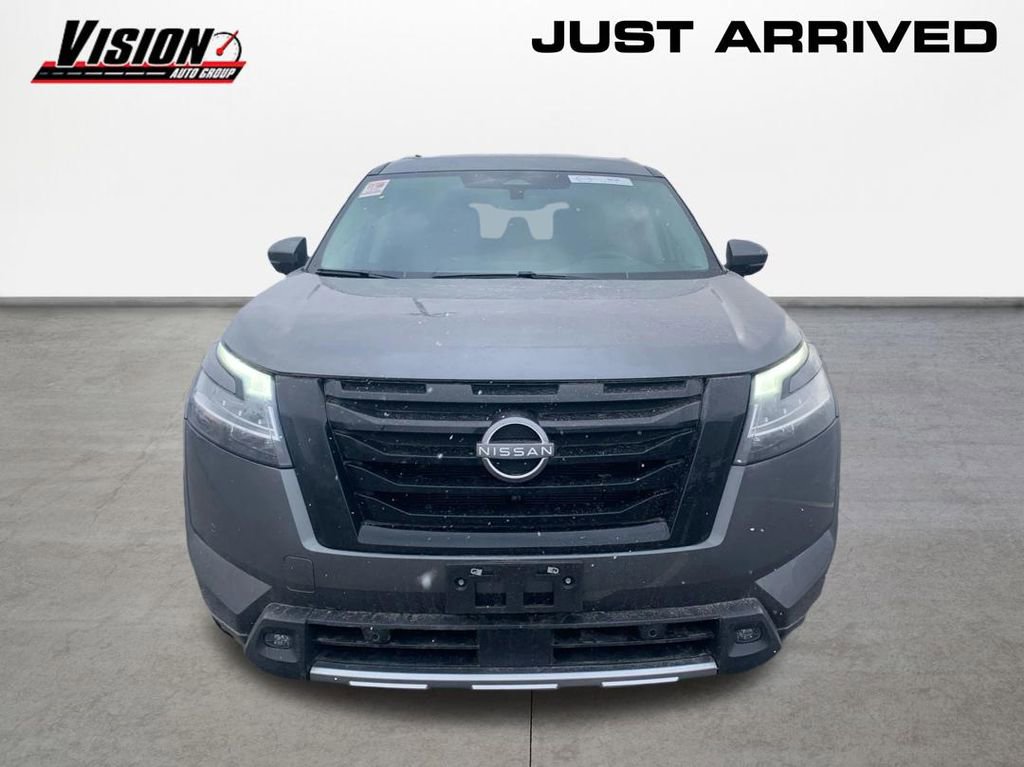Certified 2023 Nissan Pathfinder SL w/ Lighting Package (N92) video 2