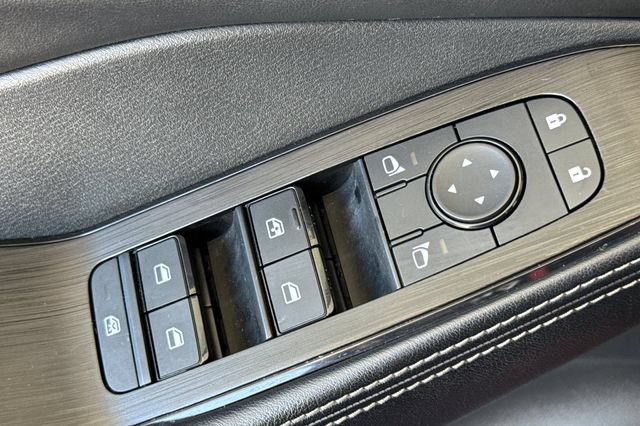 Used 2024 Nissan Rogue SV AWD/4WD image 12