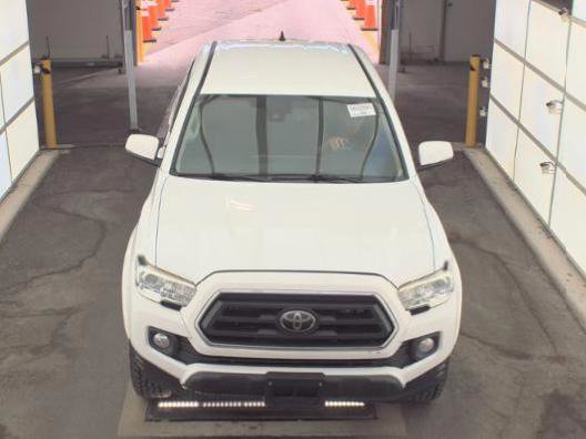 Used 2020 Toyota Tacoma SR5 w/ Technology Package AWD/4WD image 2