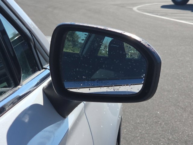 Used 2020 Ford Fusion SE FWD image 6