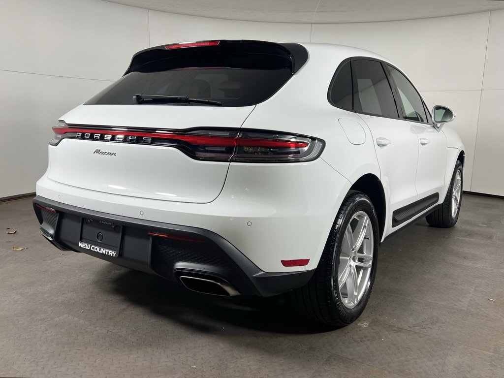 Certified 2025 Porsche Macan image 7