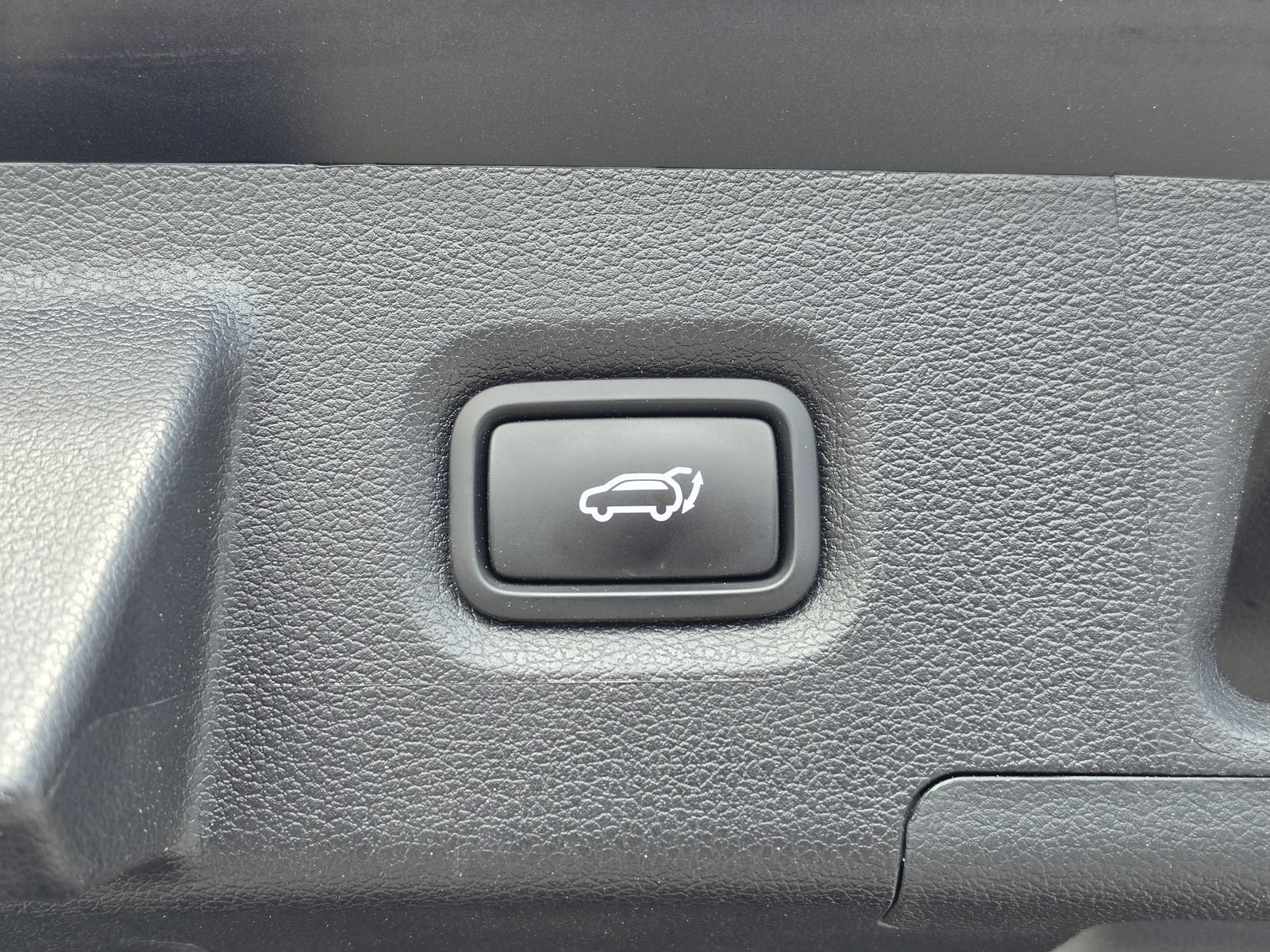 Used 2023 Hyundai Santa Fe SEL FWD image 14