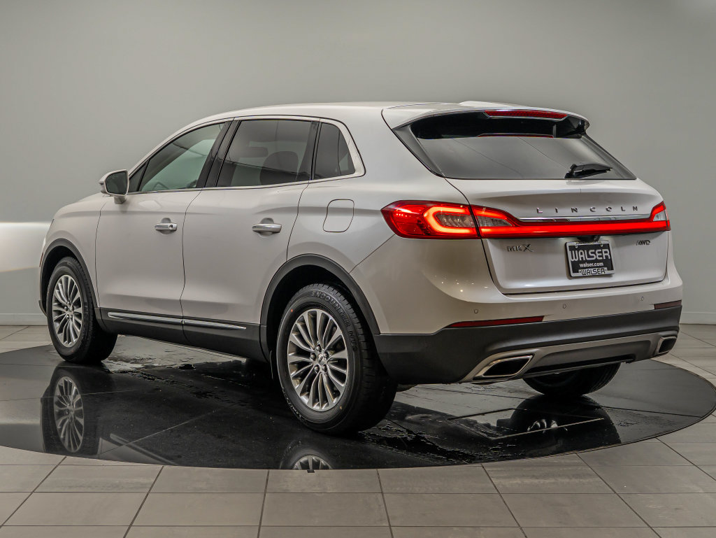 Used 2016 Lincoln MKX Select w/ Select Plus Package AWD/4WD image 7