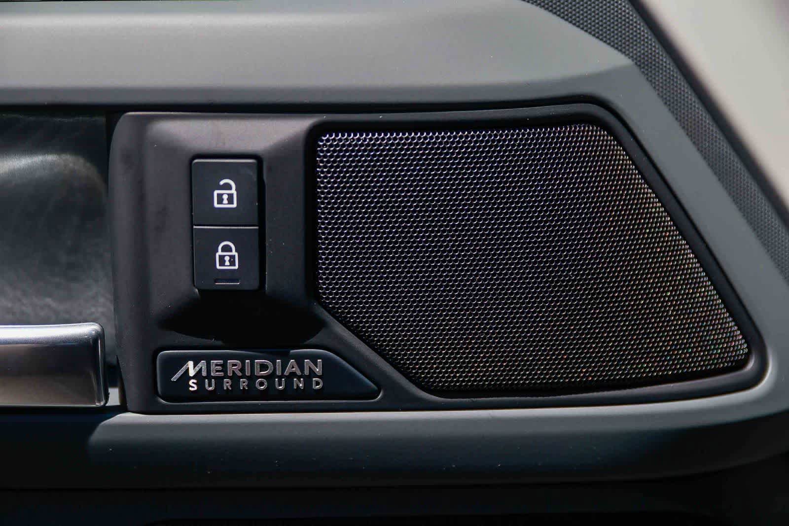 New 2026 Land Rover Defender 110 X-Dynamic SE AWD/4WD image 23