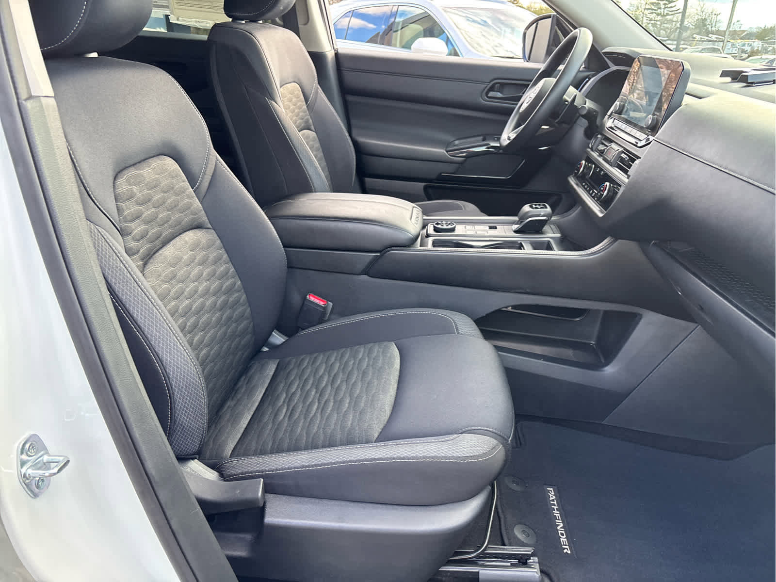 Used 2023 Nissan Pathfinder S AWD/4WD image 27