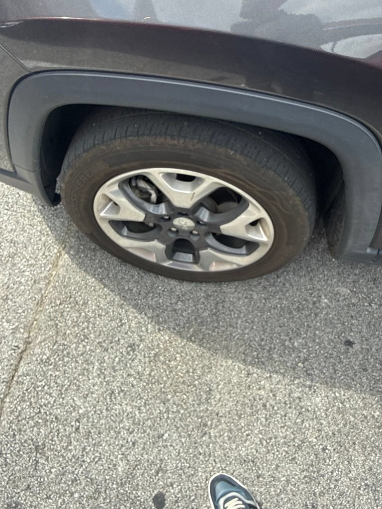 Used 2019 Jeep Compass Limited FWD image 10