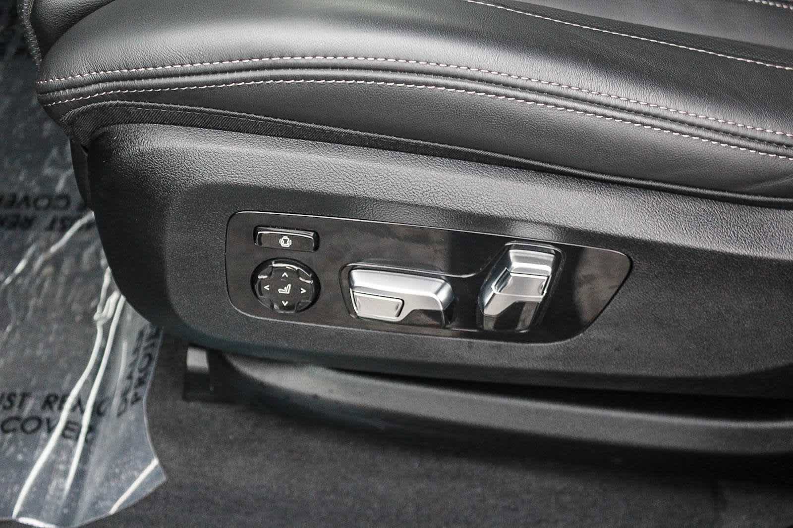 Used 2026 BMW X7 M60i image 21