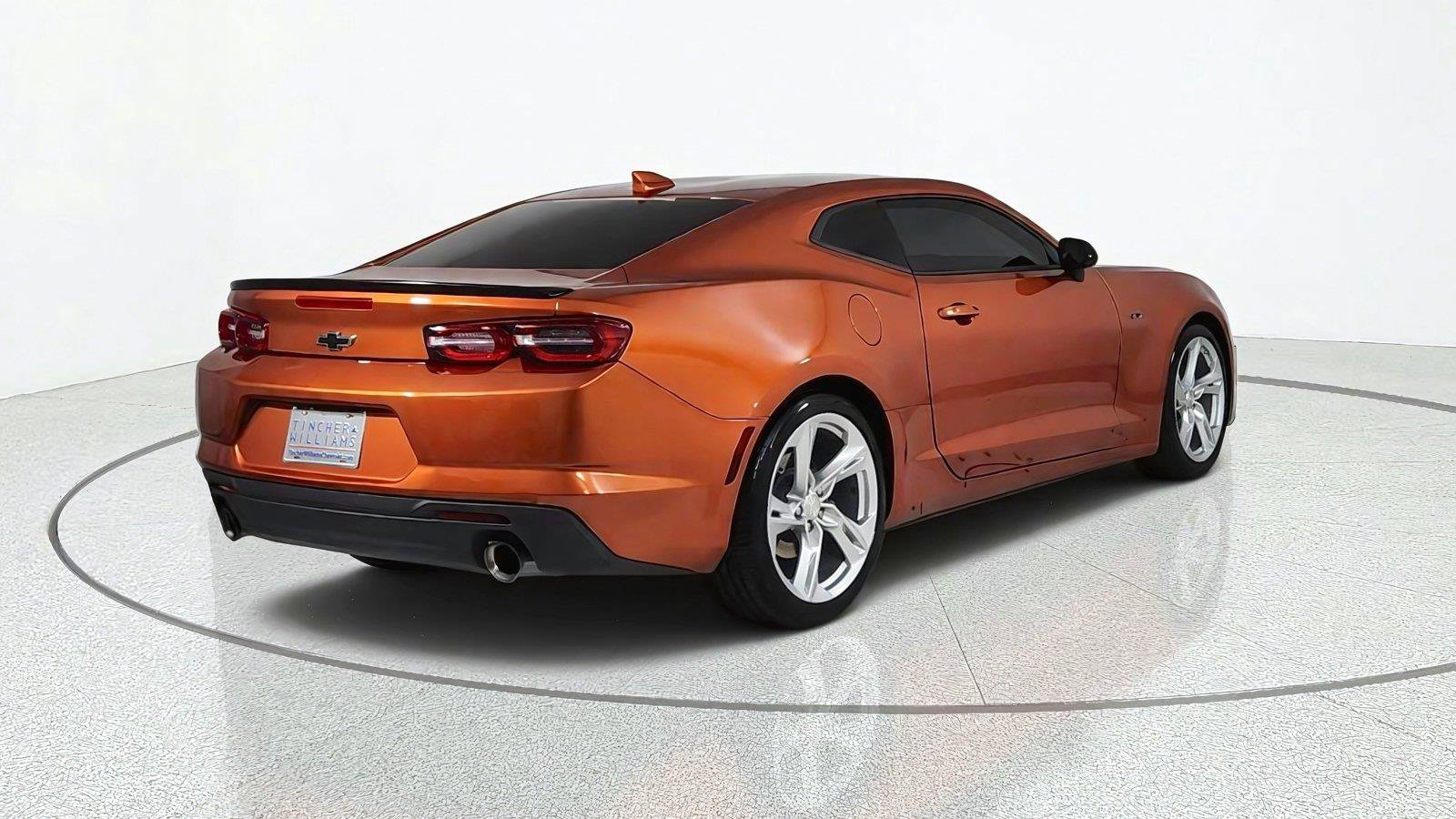 Used 2022 Chevrolet Camaro LT w/ Technology Package RWD image 6