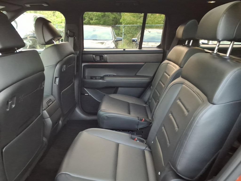 Used 2024 Hyundai Santa Fe Calligraphy AWD/4WD image 19