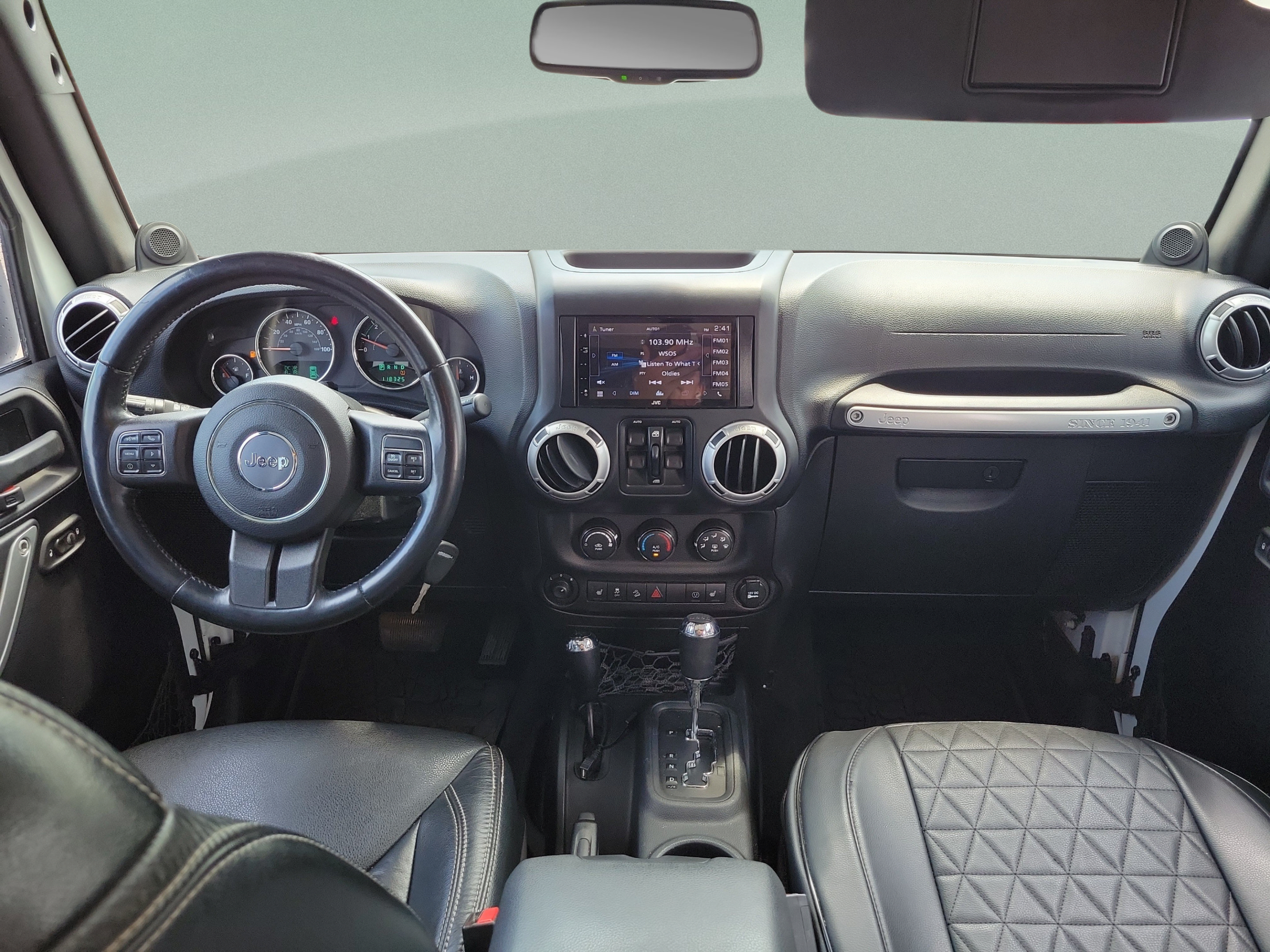 Used 2014 Jeep Wrangler Unlimited Rubicon w/ Connectivity Group AWD/4WD image 11