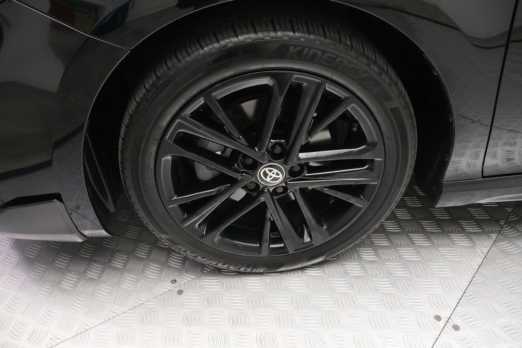 Certified 2025 Toyota Camry SE FWD image 4