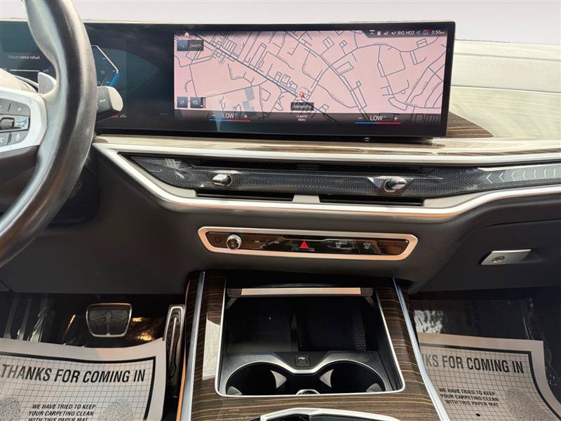Used 2023 BMW X7 xDrive40i w/ M Sport Package AWD/4WD image 13
