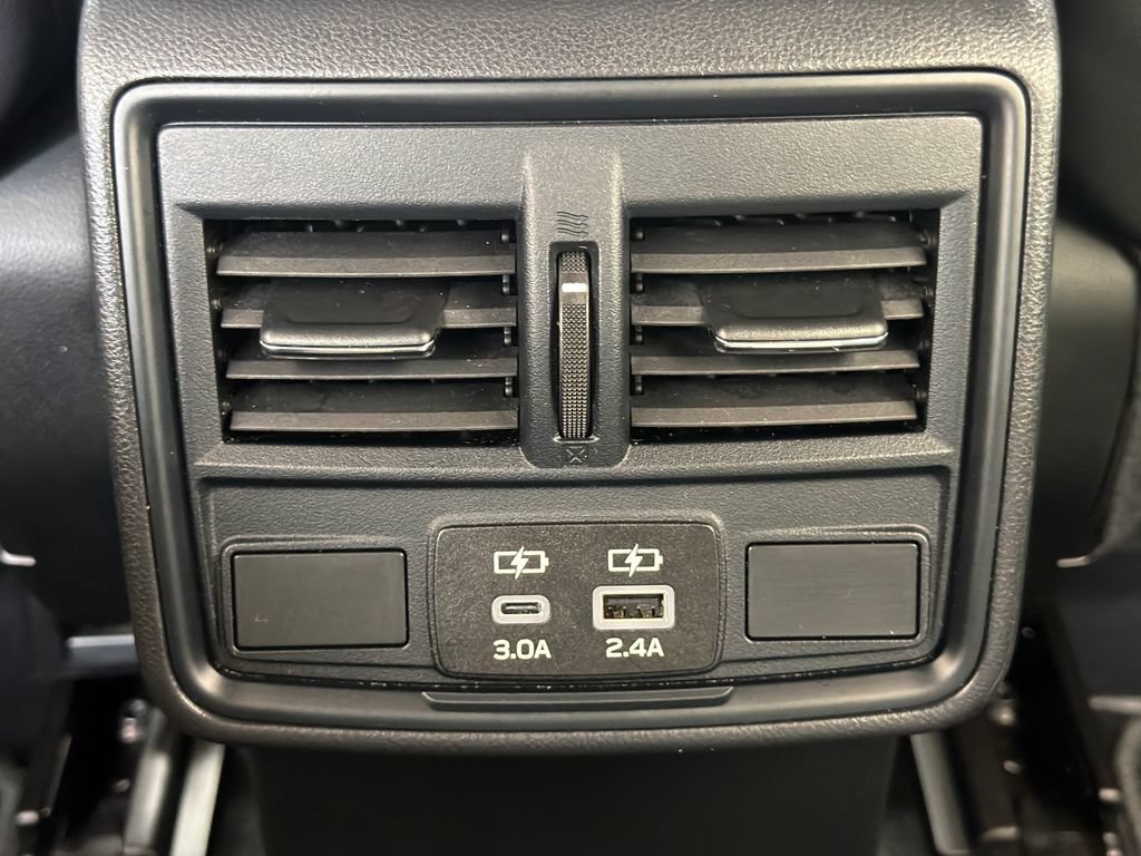 Used 2025 Subaru Forester Premium AWD/4WD image 31