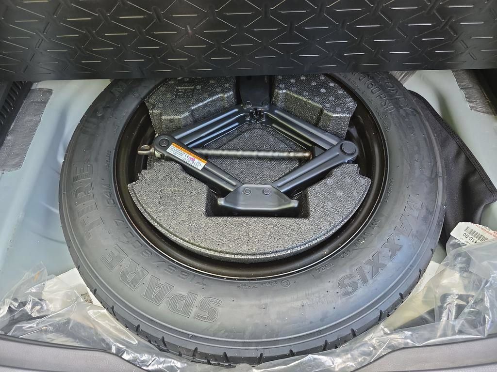 Used 2025 Toyota RAV4 XLE AWD/4WD image 31