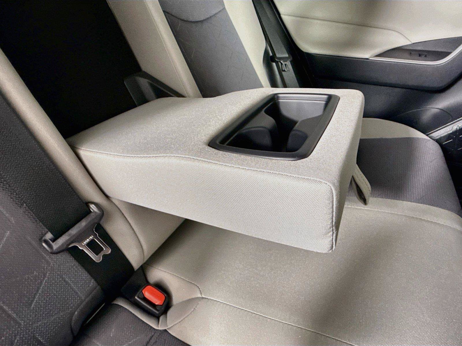 Used 2019 Toyota RAV4 XLE FWD image 39