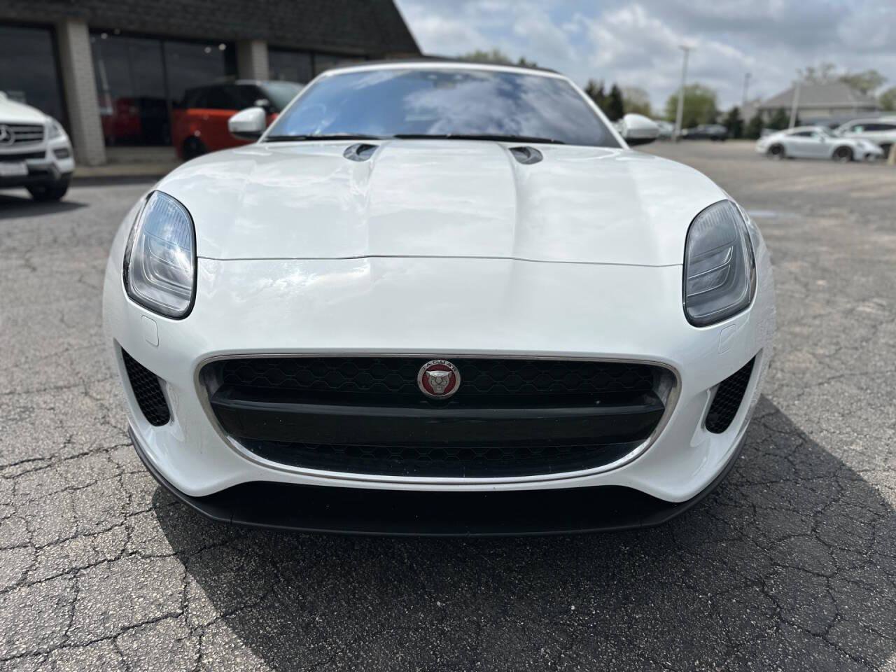 Used 2019 Jaguar F-TYPE Convertible RWD image 8