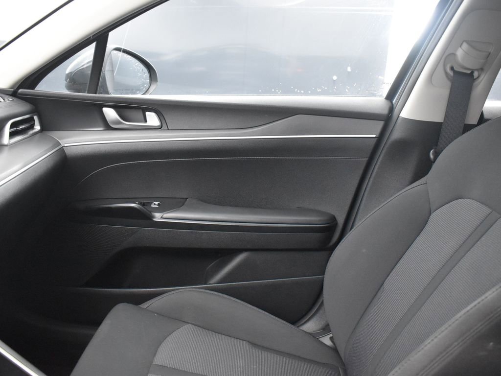 Used 2023 Kia K5 LXS image 16