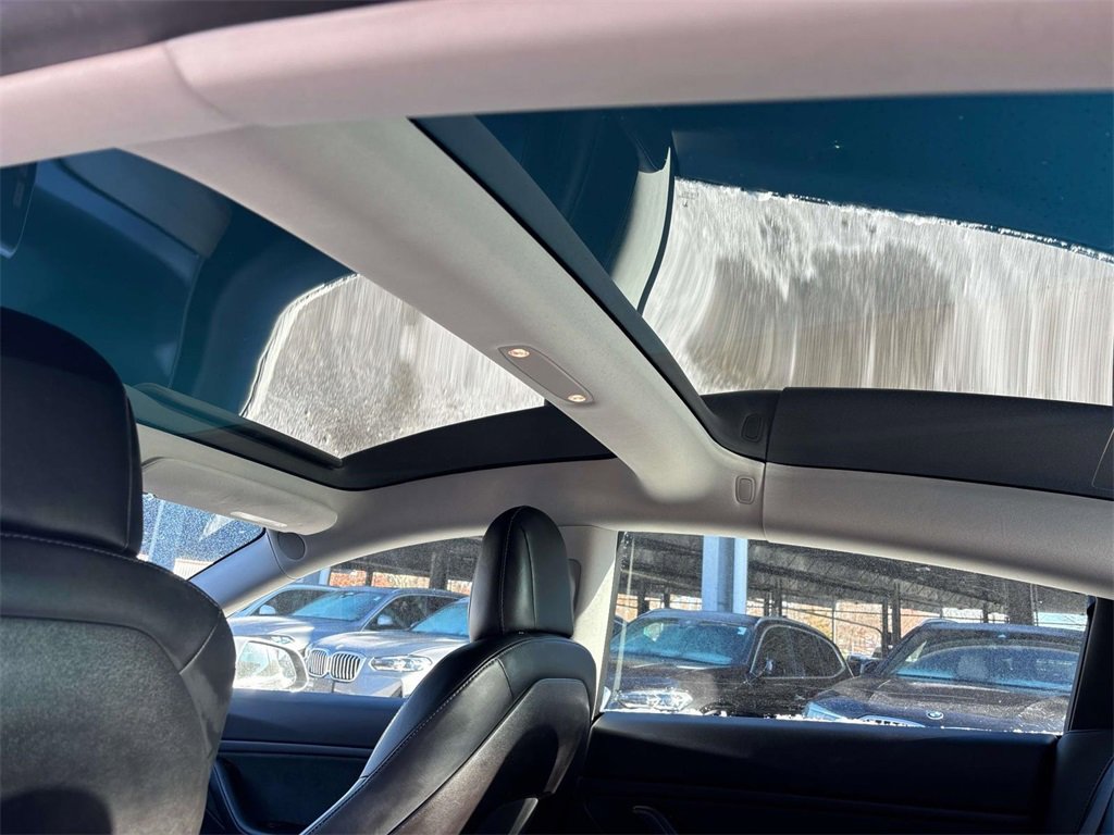Used 2019 Tesla Model 3 Performance image 9