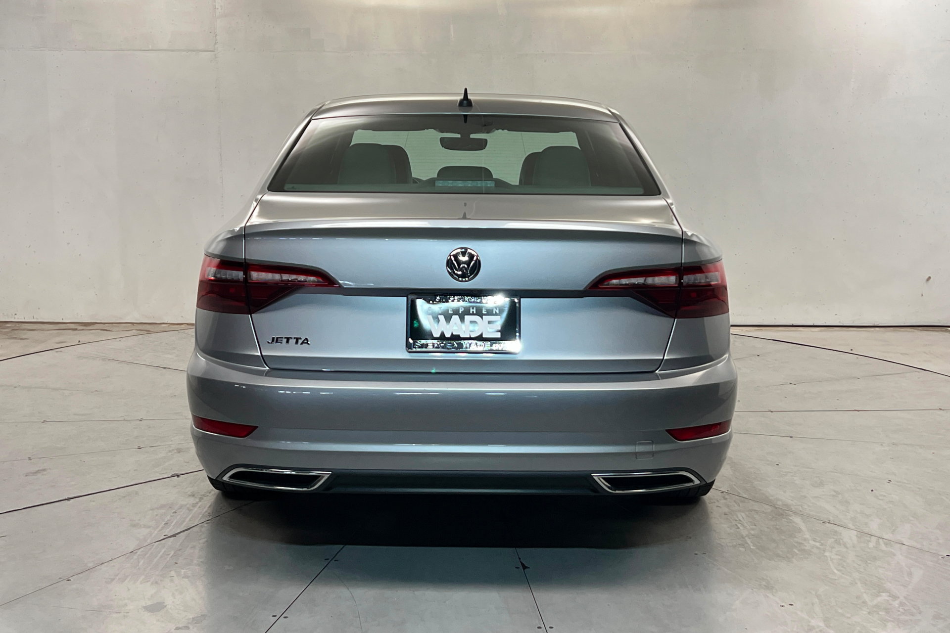 Used 2020 Volkswagen Jetta R-Line w/ R-Line Cold Weather Package FWD image 4
