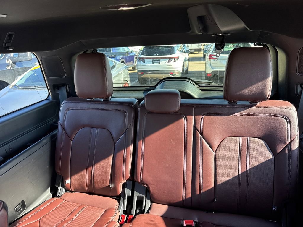 Used 2023 Ford Expedition Limited AWD/4WD image 38