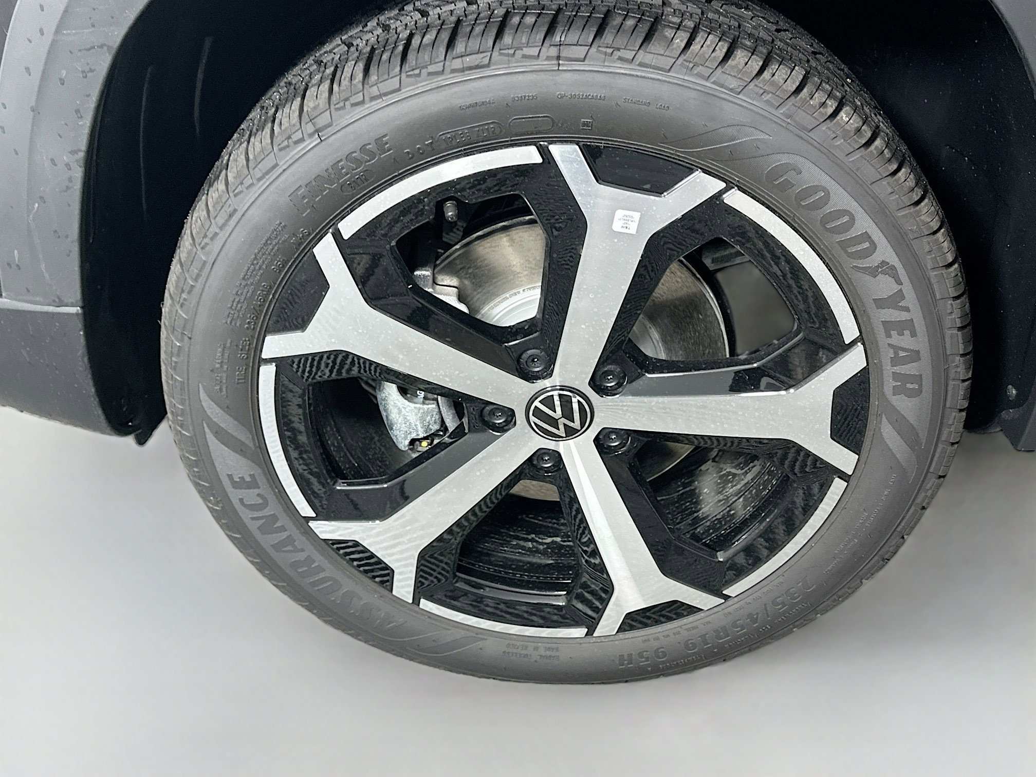 Certified 2025 Volkswagen Taos SEL image 24