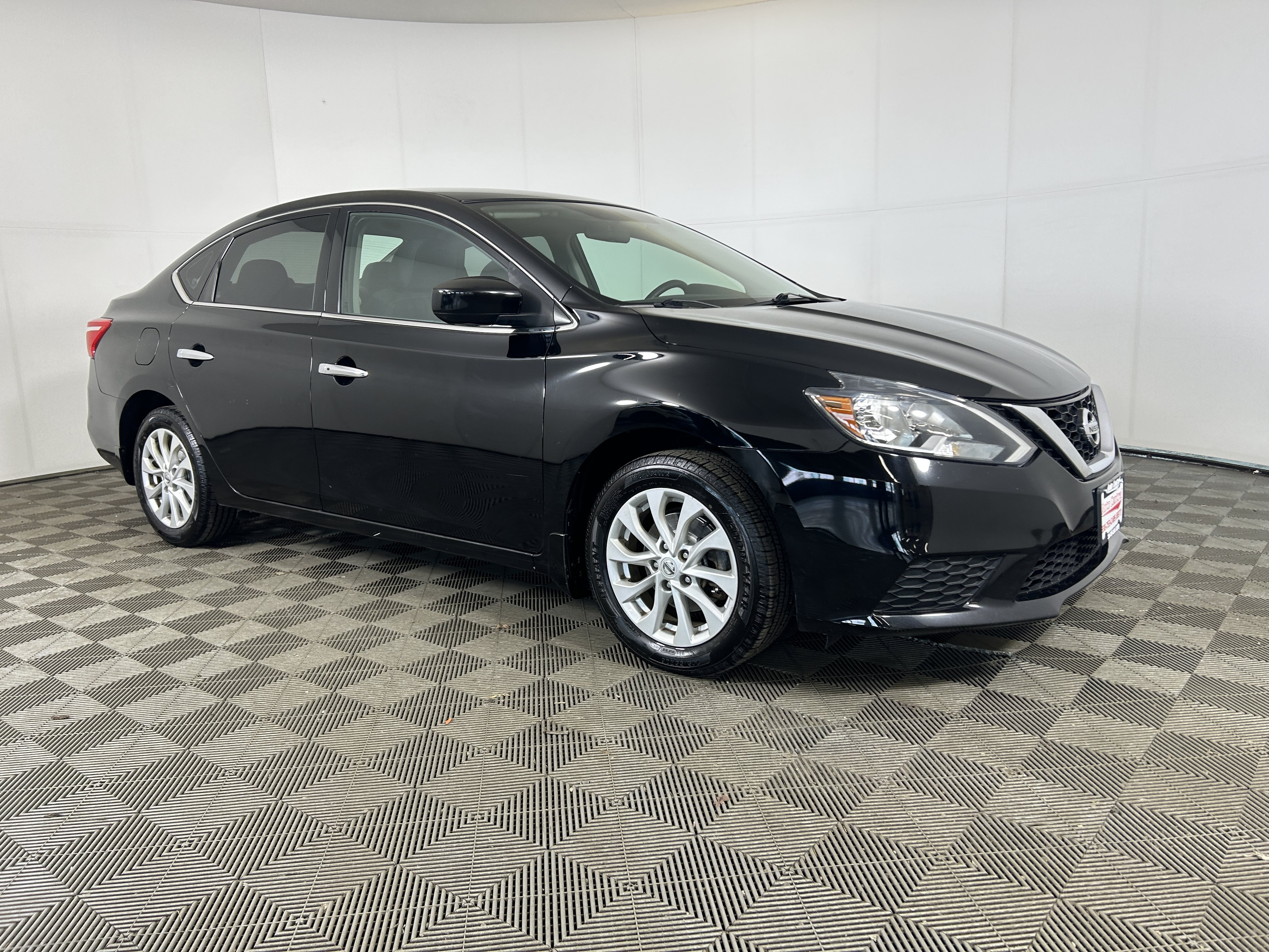 Used 2018 Nissan Sentra SV FWD image 4