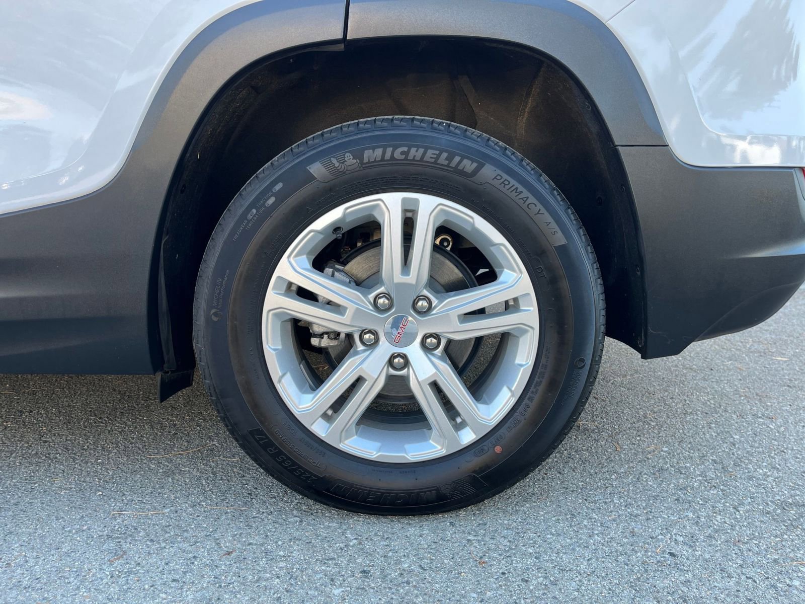 Used 2024 GMC Terrain SLE image 30