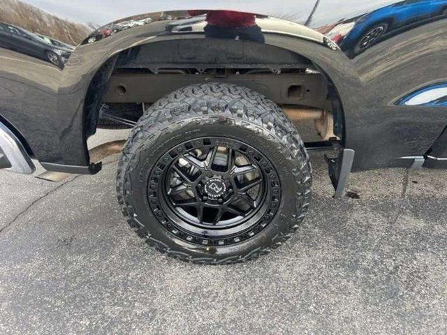 Used 2025 Chevrolet Silverado 1500 LT image 11