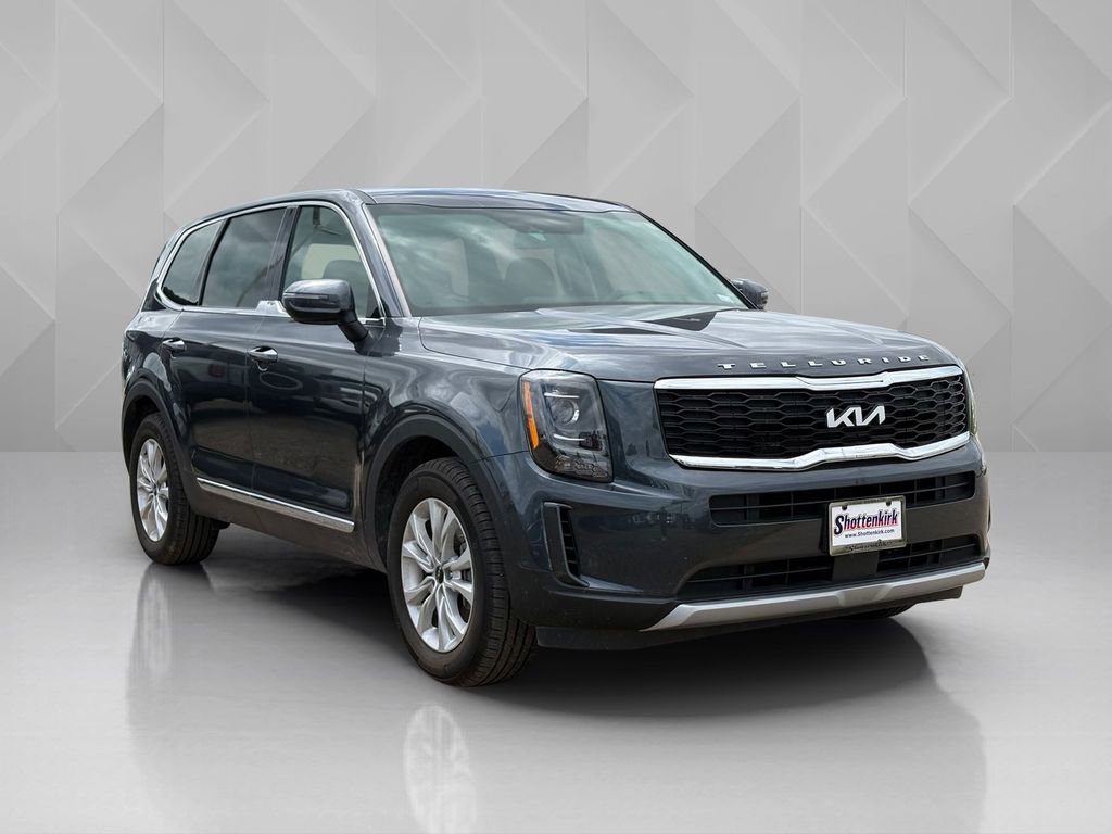 Used 2022 Kia Telluride LX AWD/4WD image 3