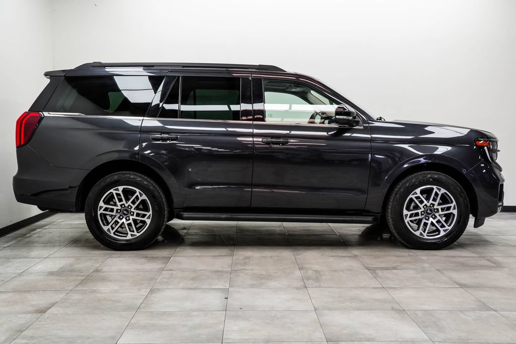 Used 2025 Ford Expedition Active AWD/4WD image 10