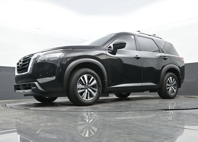 Used 2025 Nissan Pathfinder SL AWD/4WD image 29