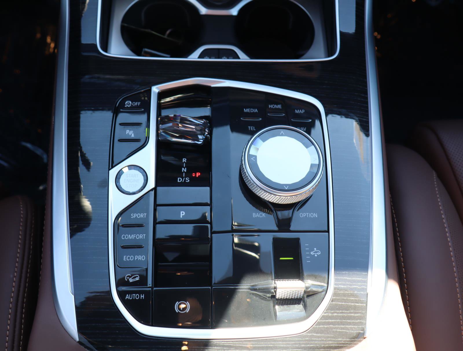 Used 2025 BMW X7 M60i w/ Executive Package image 29